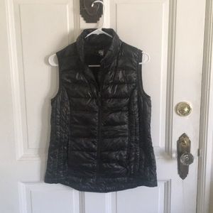Brand new with no tags Camouflage Zip up Vest